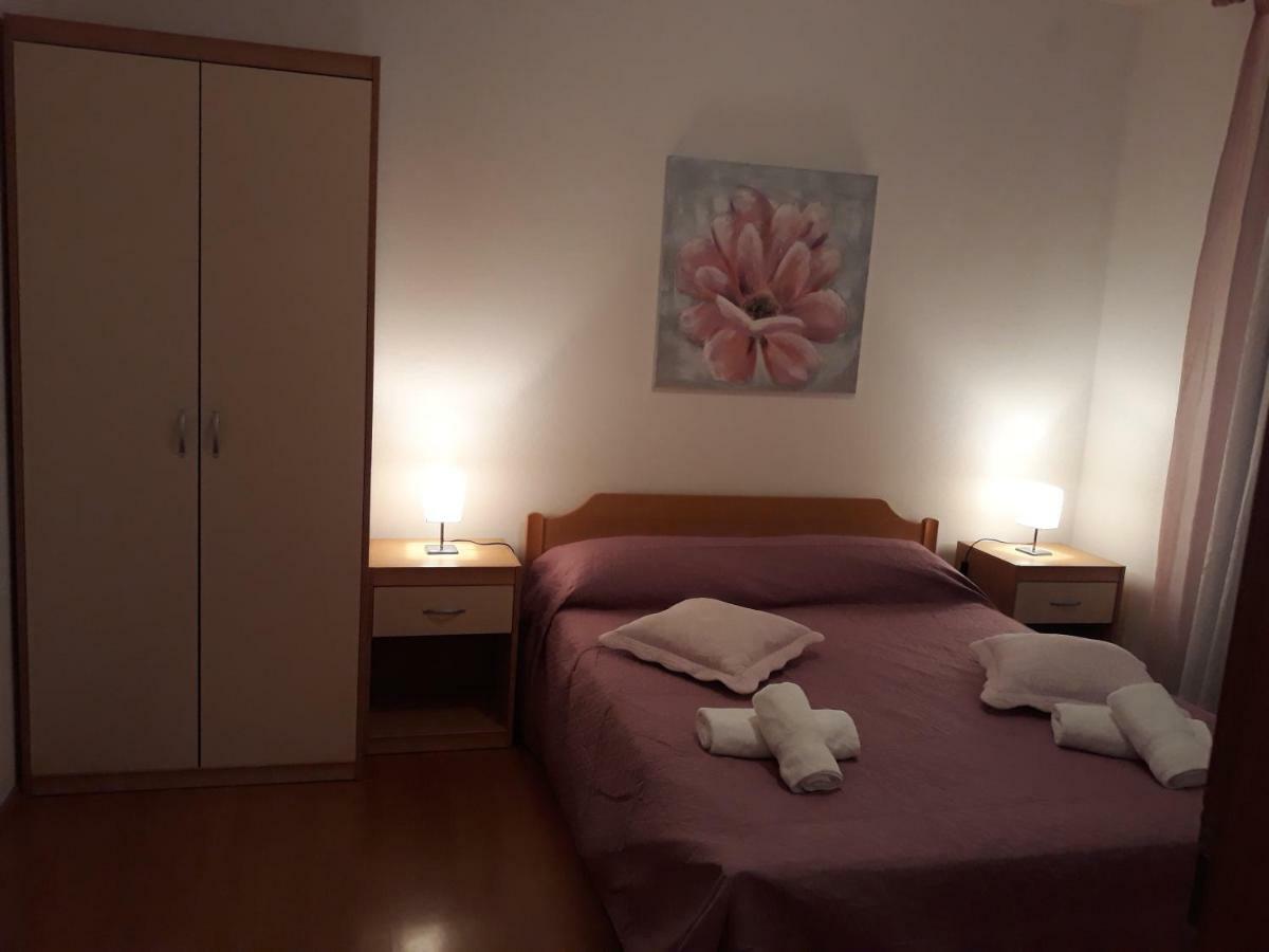 רוביני Family Apartments Suzi מראה חיצוני תמונה